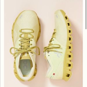 On Running Cloud X training Glade/Citron size 9.